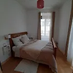 A L'ombre Du Pommier